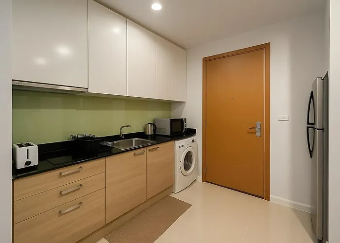 Cozy High-rise Escape In The Heart Of Bangkok! 아파트